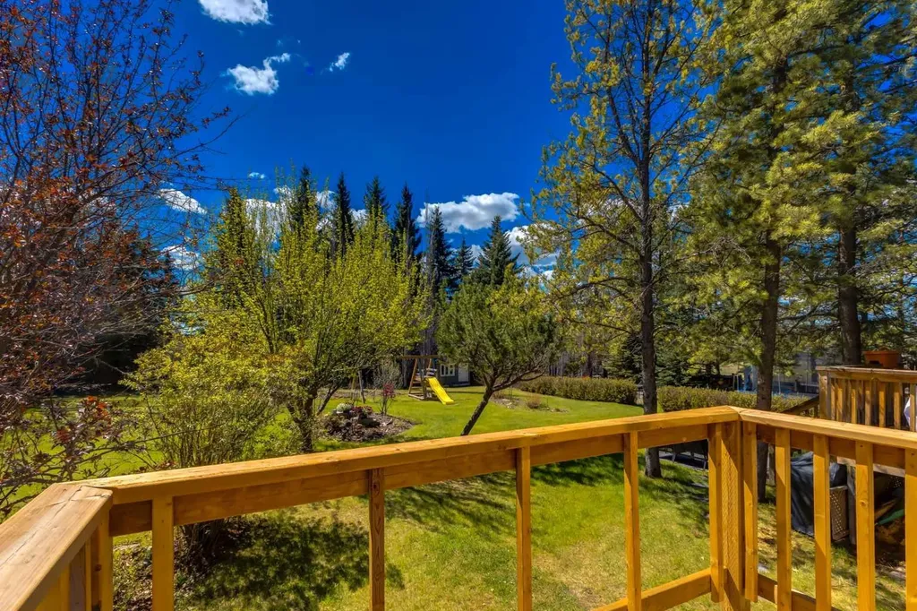 4 West Meadows Estates Road Rural Rocky View County AB T3Z 1M5