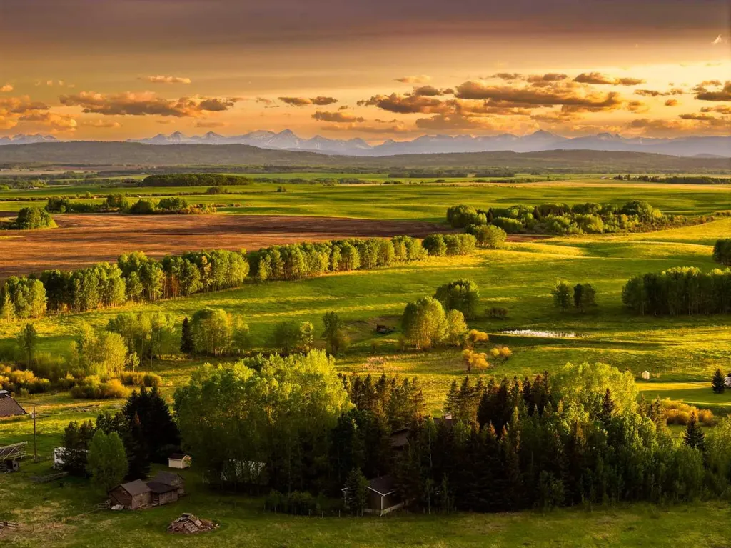 4 West Meadows Estates Road Rural Rocky View County AB T3Z 1M5