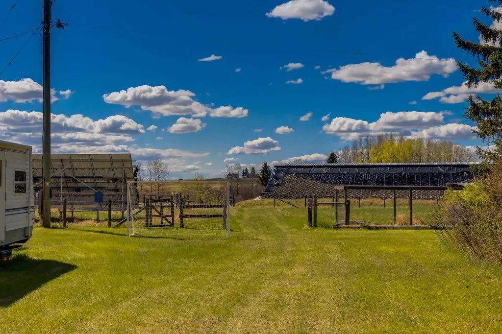 4 West Meadows Estates Road Rural Rocky View County AB T3Z 1M5