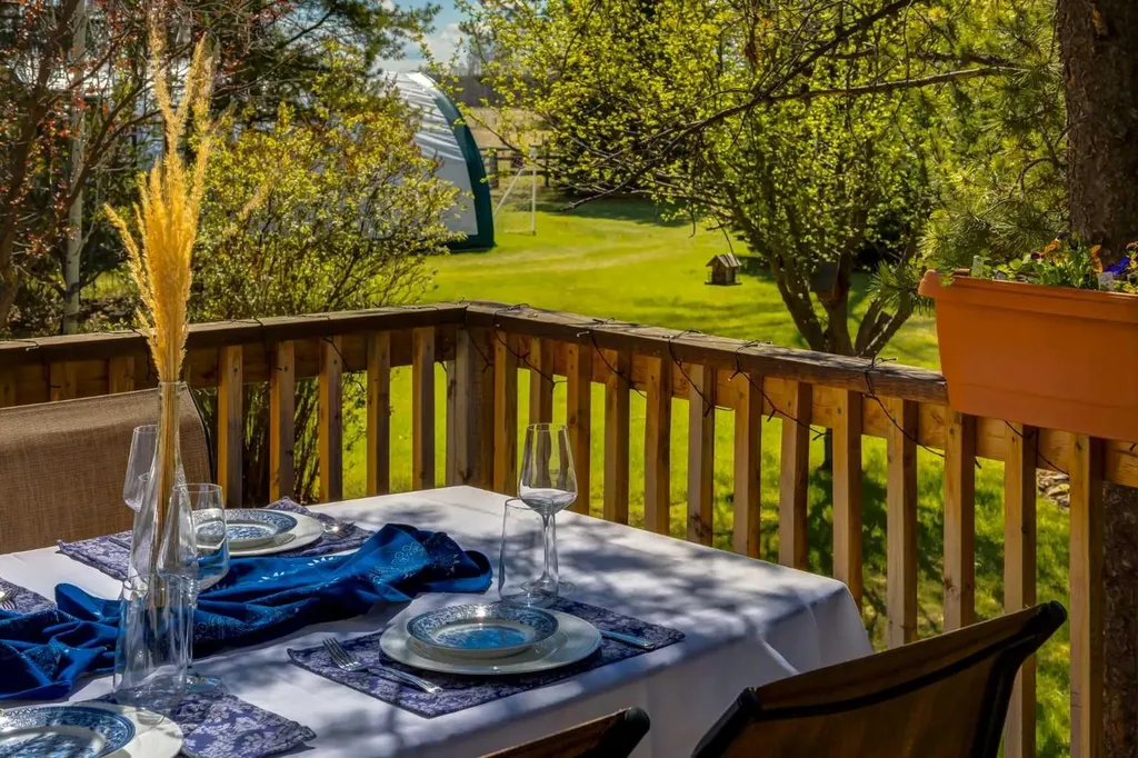 4 West Meadows Estates Road Rural Rocky View County AB T3Z 1M5