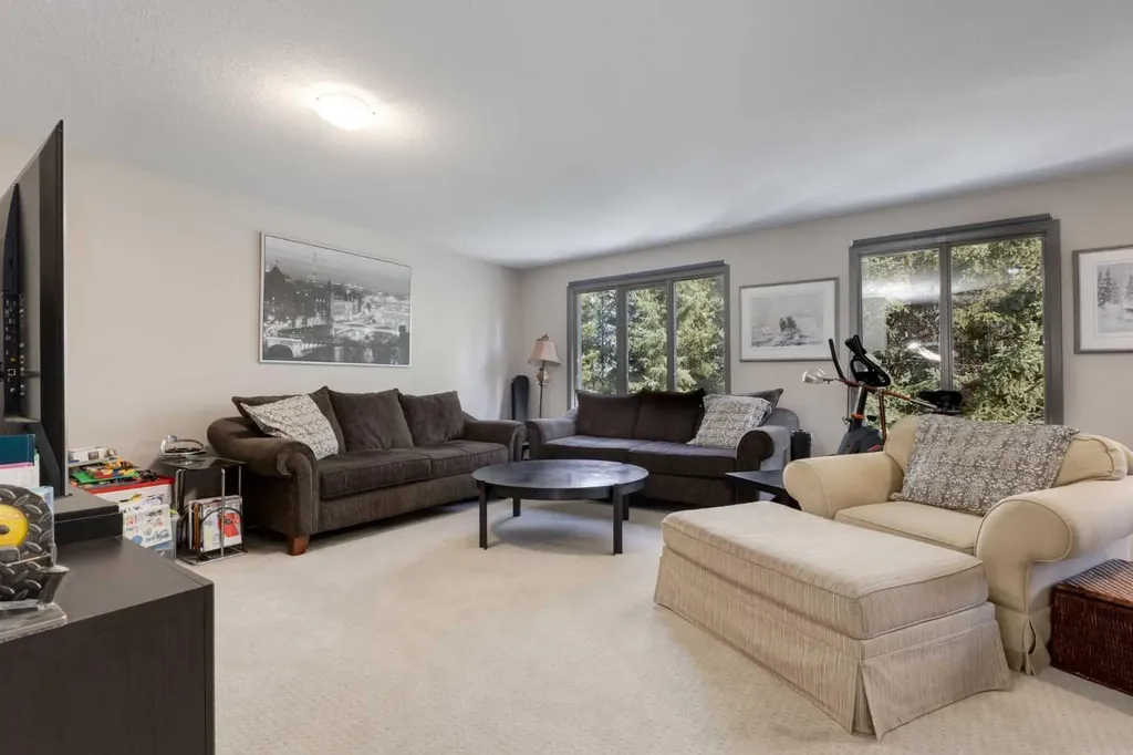 4 West Meadows Estates Road Rural Rocky View County AB T3Z 1M5