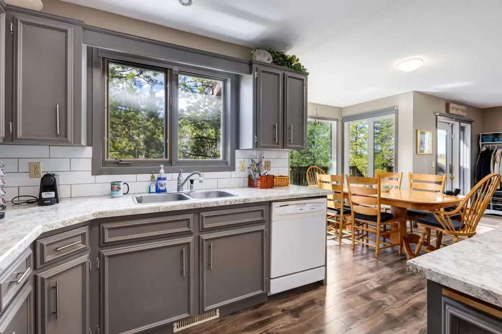 4 West Meadows Estates Road Rural Rocky View County AB T3Z 1M5