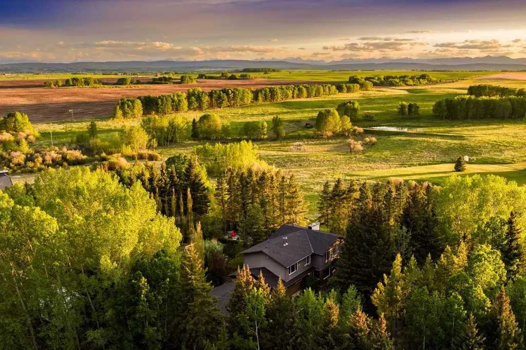 4 West Meadows Estates Road Rural Rocky View County AB T3Z 1M5