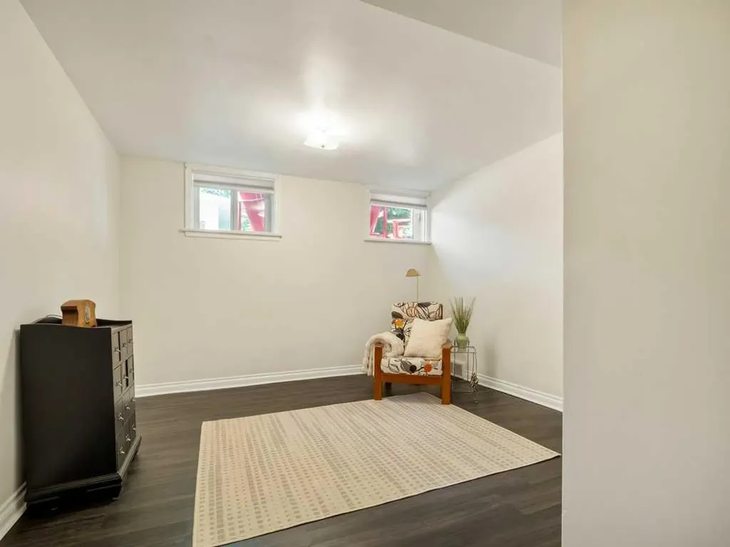 1118 14 Street S Lethbridge AB T1K 1T8