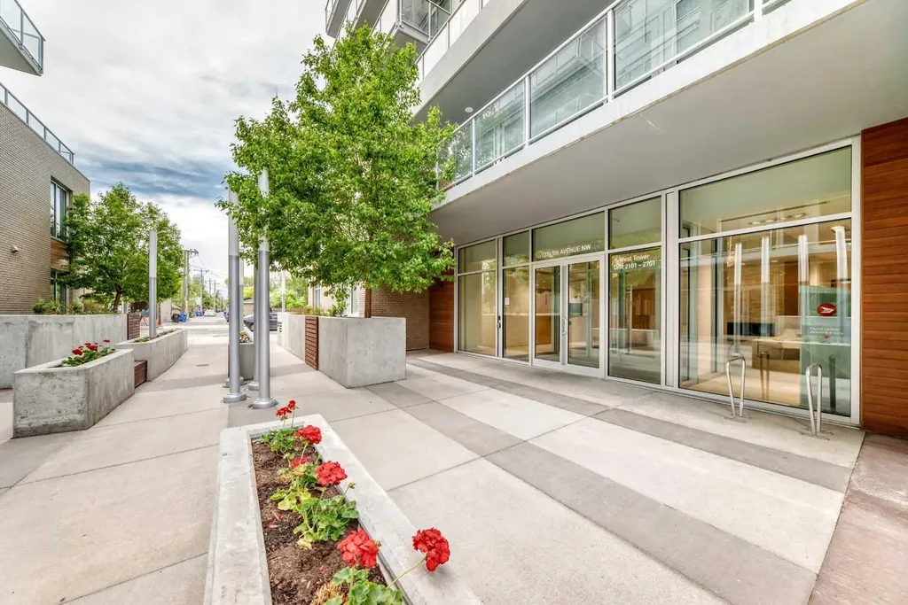 1234 5 Avenue NW Calgary AB T2N 0R9