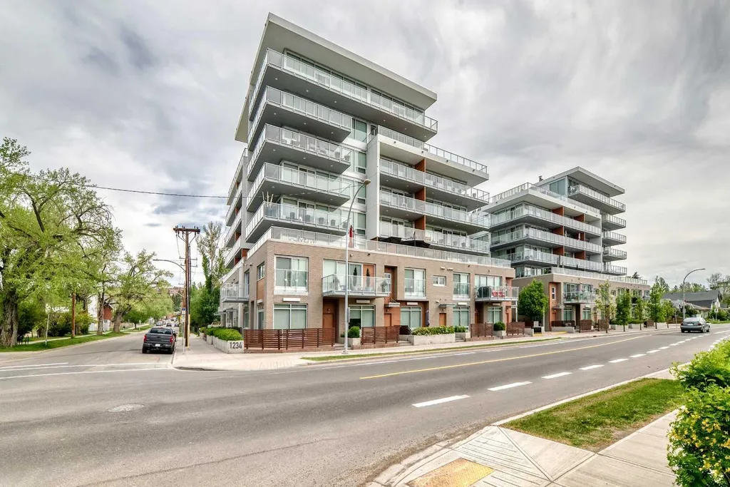 1234 5 Avenue NW Calgary AB T2N 0R9