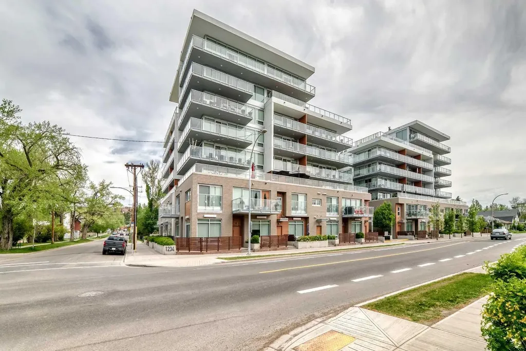 1234 5 Avenue NW Calgary AB T2N 0R9
