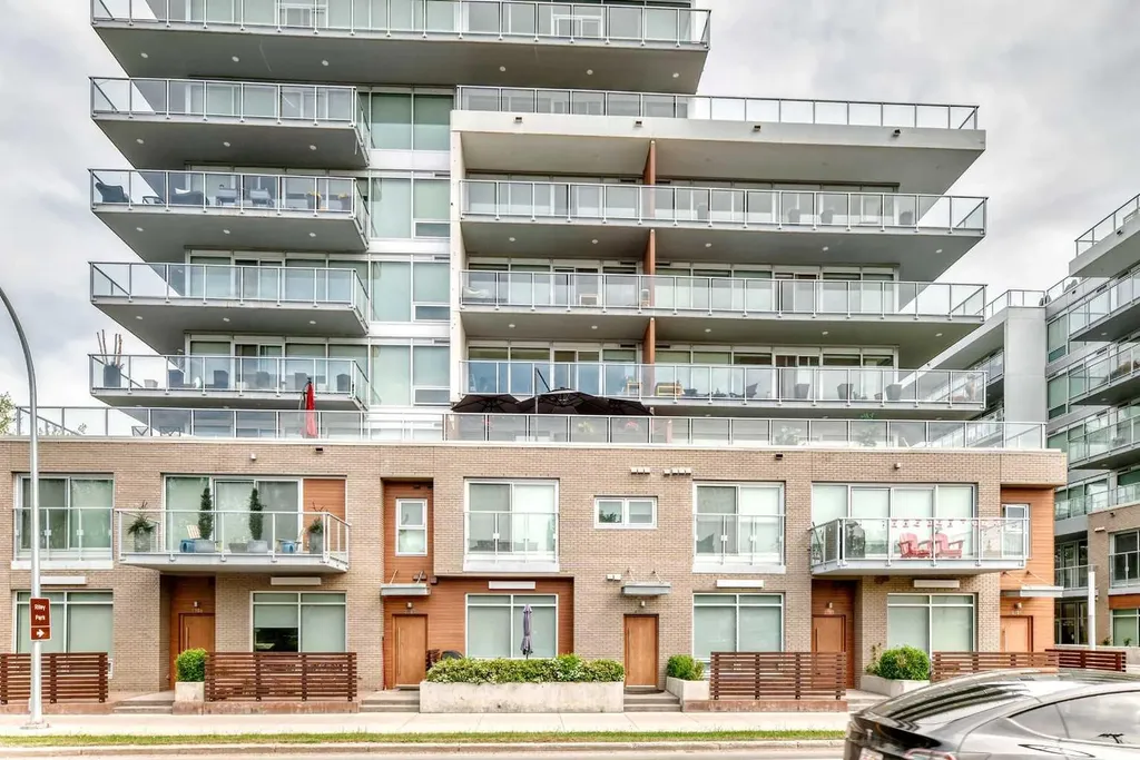 1234 5 Avenue NW Calgary AB T2N 0R9