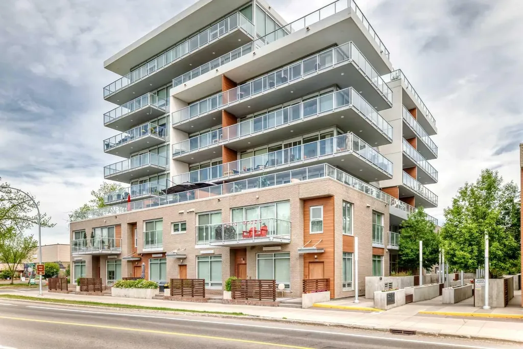 1234 5 Avenue NW Calgary AB T2N 0R9