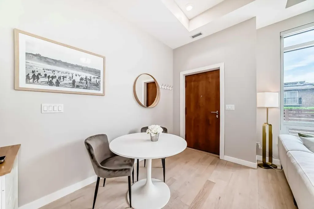 1234 5 Avenue NW Calgary AB T2N 0R9