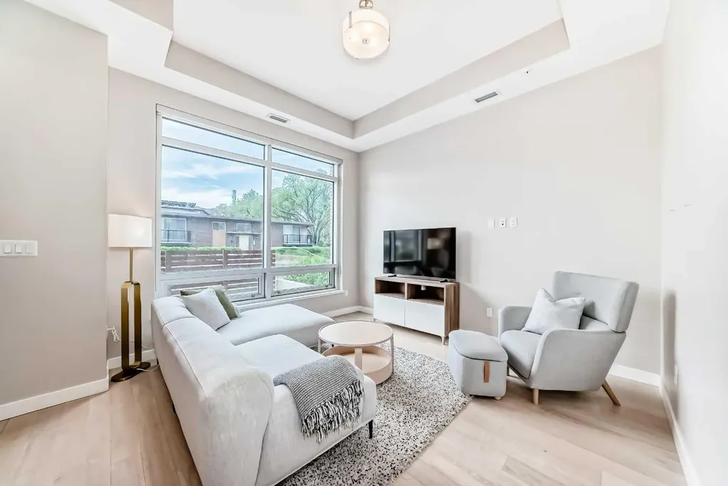 1234 5 Avenue NW Calgary AB T2N 0R9