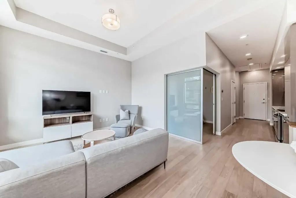 1234 5 Avenue NW Calgary AB T2N 0R9