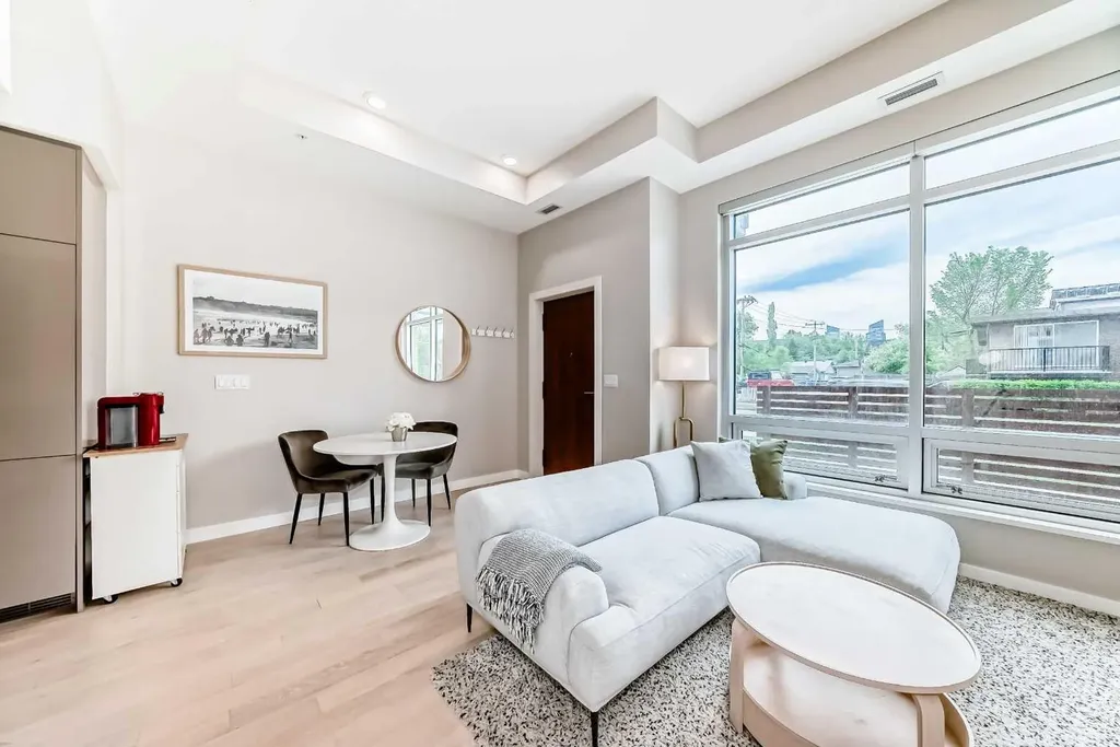1234 5 Avenue NW Calgary AB T2N 0R9