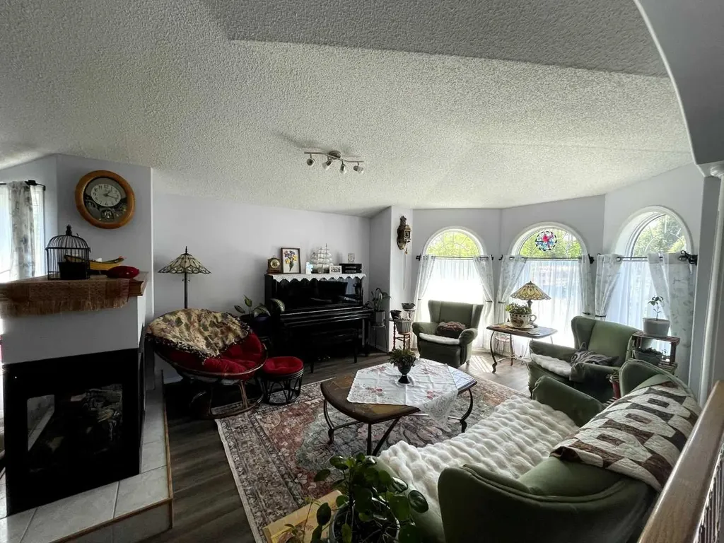 10410 Chinchaga Drive High Level AB T0H 1Z0