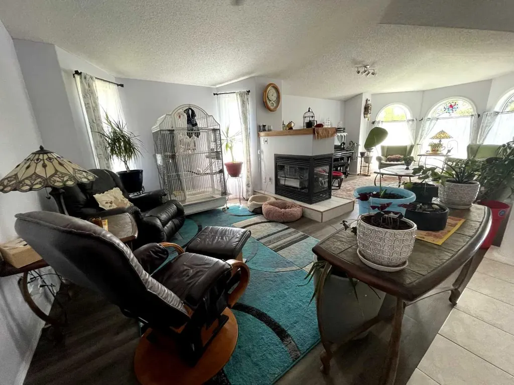 10410 Chinchaga Drive High Level AB T0H 1Z0