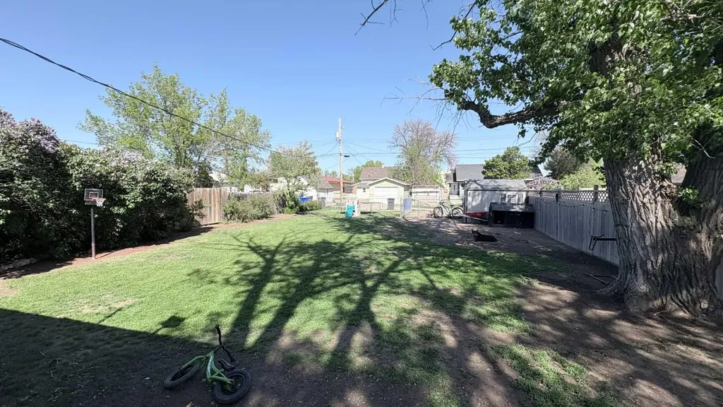 518 3 Street W Bow Island AB T0K 0G0