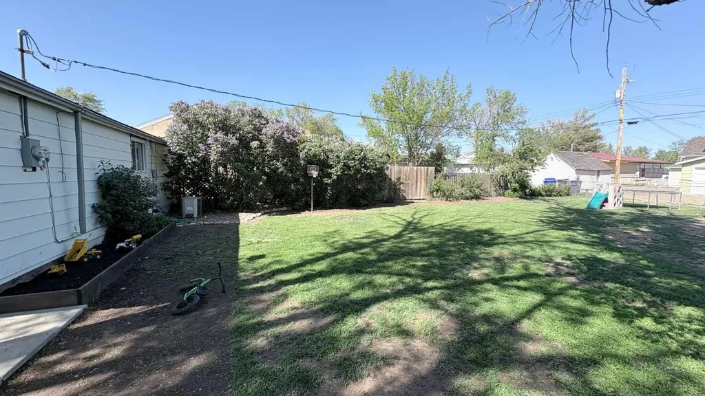 518 3 Street W Bow Island AB T0K 0G0