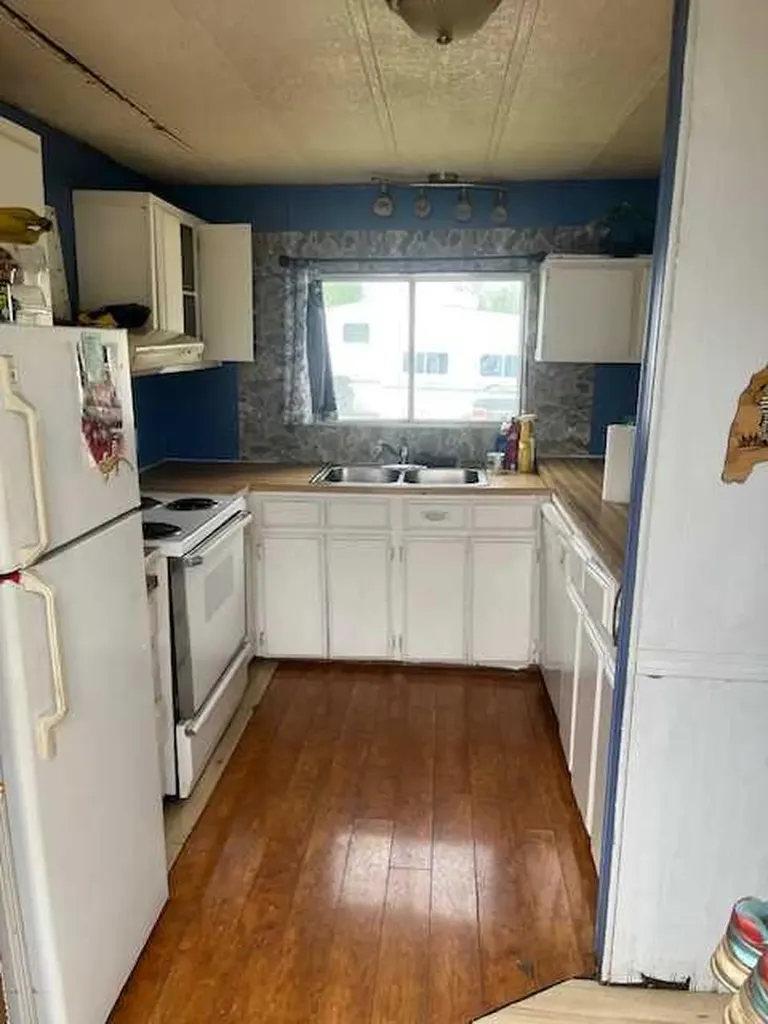 4445 Park Crescent Coronation AB T0C1C0