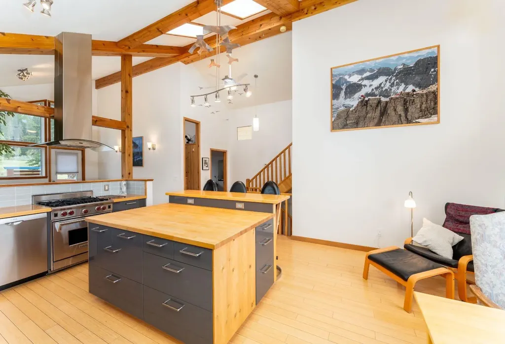 132 Settler Way Canmore AB T1W 1E2