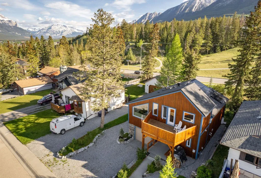 132 Settler Way Canmore AB T1W 1E2