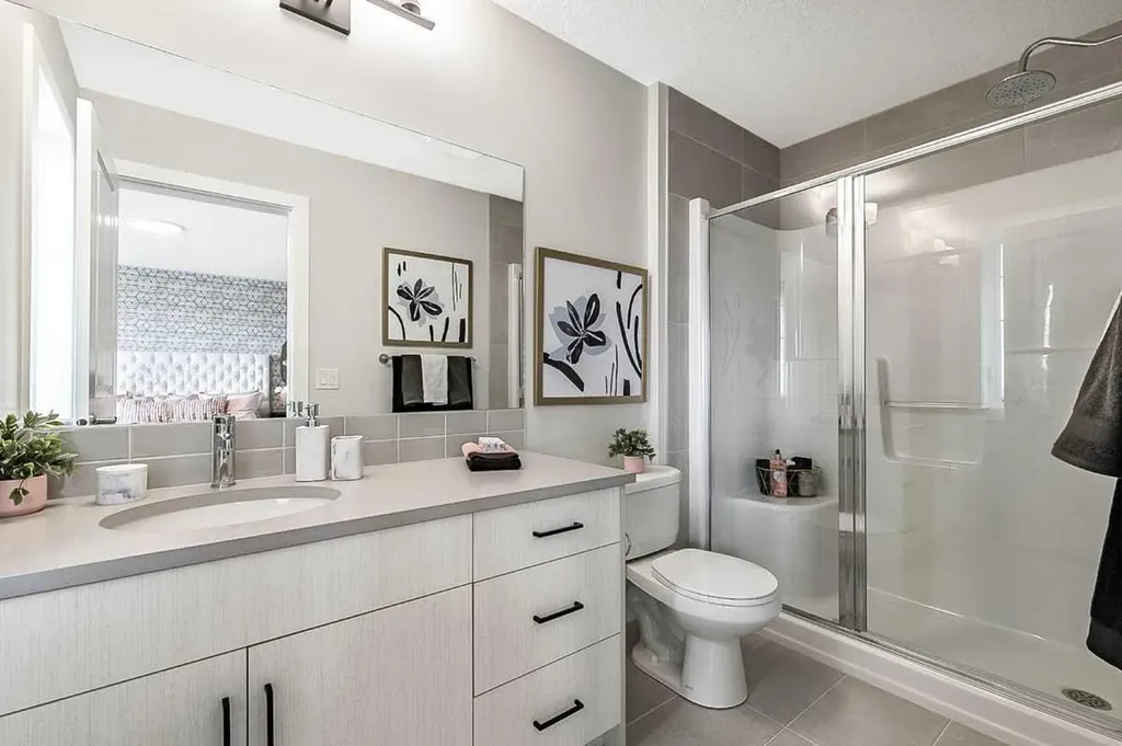 5132 154 Avenue SW Calgary AB T2Y 0N2