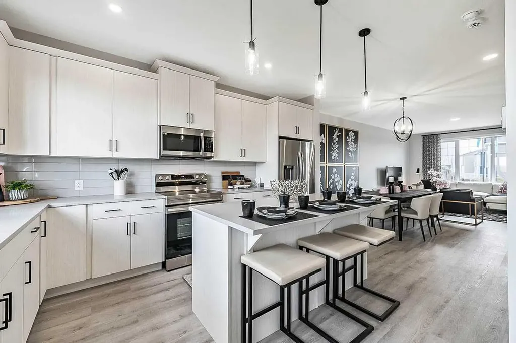 5132 154 Avenue SW Calgary AB T2Y 0N2