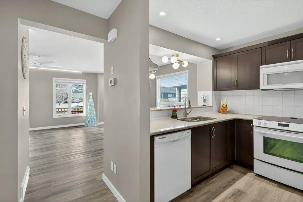 1012 Windsong Drive SW Airdrie AB T4B 0P2