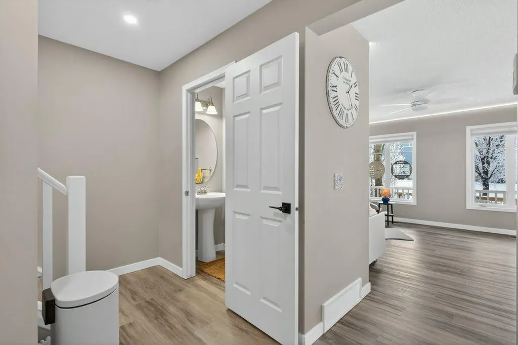 1012 Windsong Drive SW Airdrie AB T4B 0P2
