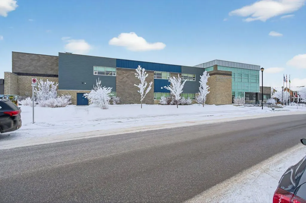 1012 Windsong Drive SW Airdrie AB T4B 0P2