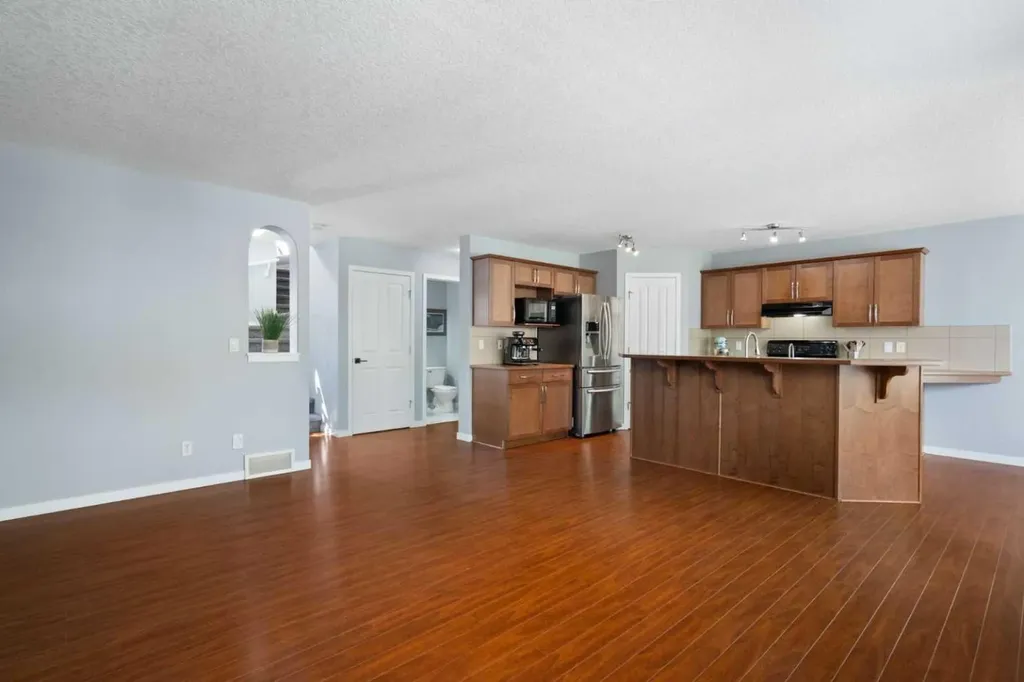 1876 New Brighton Drive SE Calgary AB T2Z 0T9