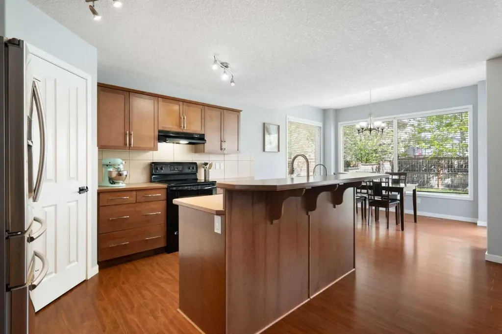 1876 New Brighton Drive SE Calgary AB T2Z 0T9