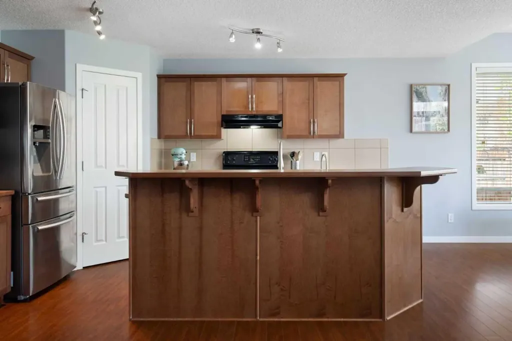 1876 New Brighton Drive SE Calgary AB T2Z 0T9