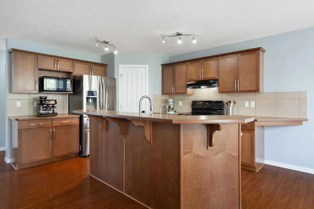 1876 New Brighton Drive SE Calgary AB T2Z 0T9