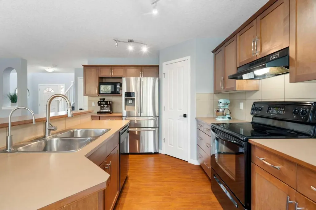 1876 New Brighton Drive SE Calgary AB T2Z 0T9