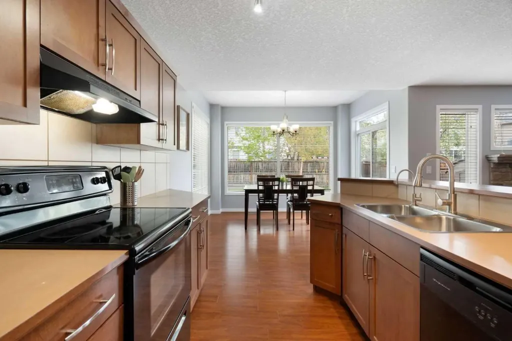 1876 New Brighton Drive SE Calgary AB T2Z 0T9