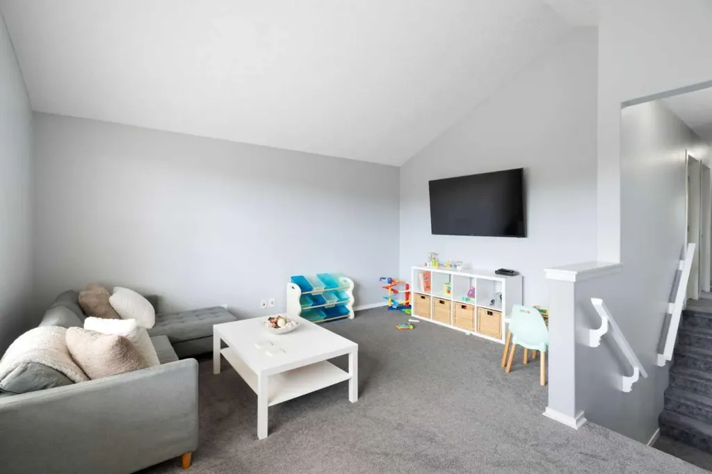 1876 New Brighton Drive SE Calgary AB T2Z 0T9