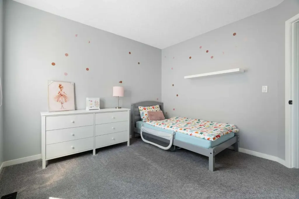 1876 New Brighton Drive SE Calgary AB T2Z 0T9