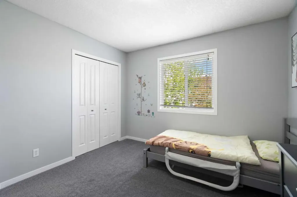 1876 New Brighton Drive SE Calgary AB T2Z 0T9