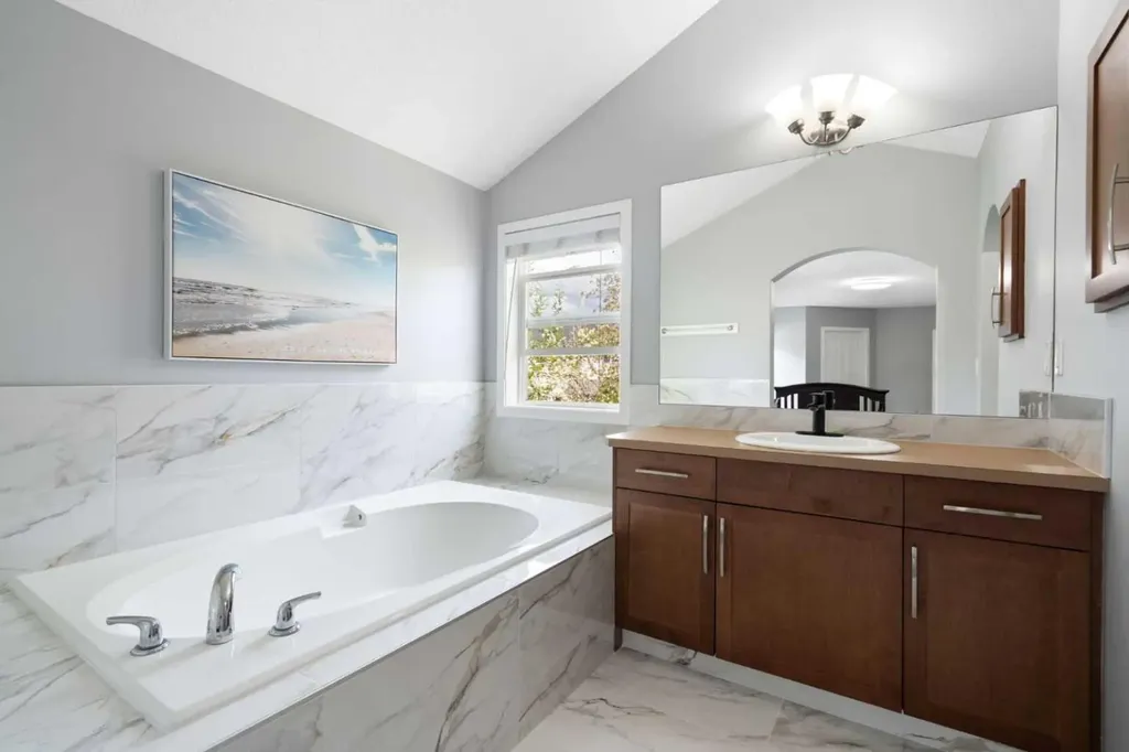 1876 New Brighton Drive SE Calgary AB T2Z 0T9