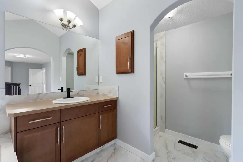 1876 New Brighton Drive SE Calgary AB T2Z 0T9