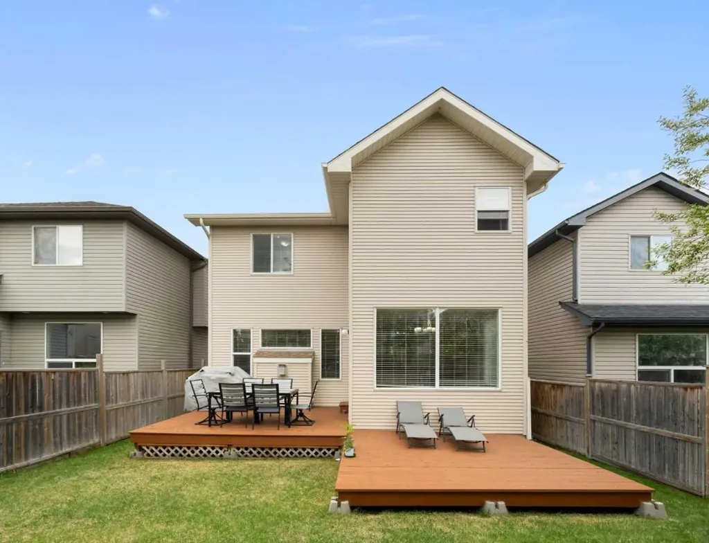 1876 New Brighton Drive SE Calgary AB T2Z 0T9