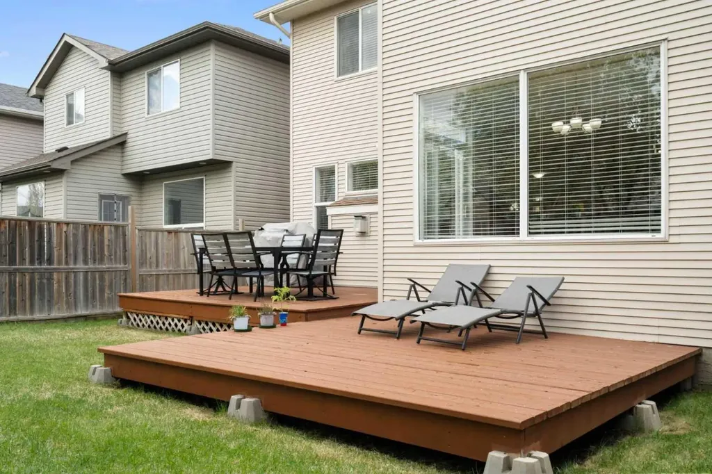 1876 New Brighton Drive SE Calgary AB T2Z 0T9