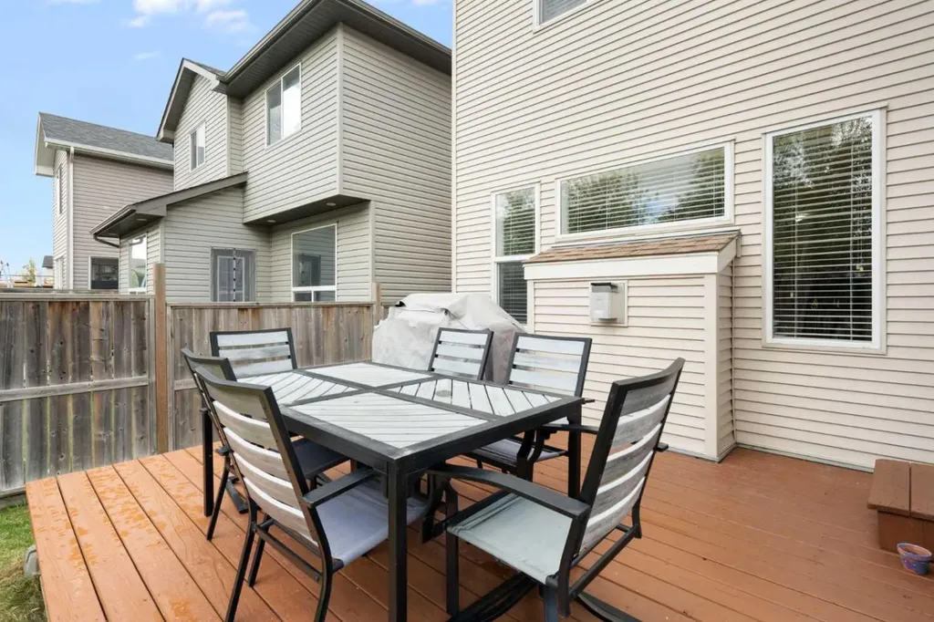 1876 New Brighton Drive SE Calgary AB T2Z 0T9