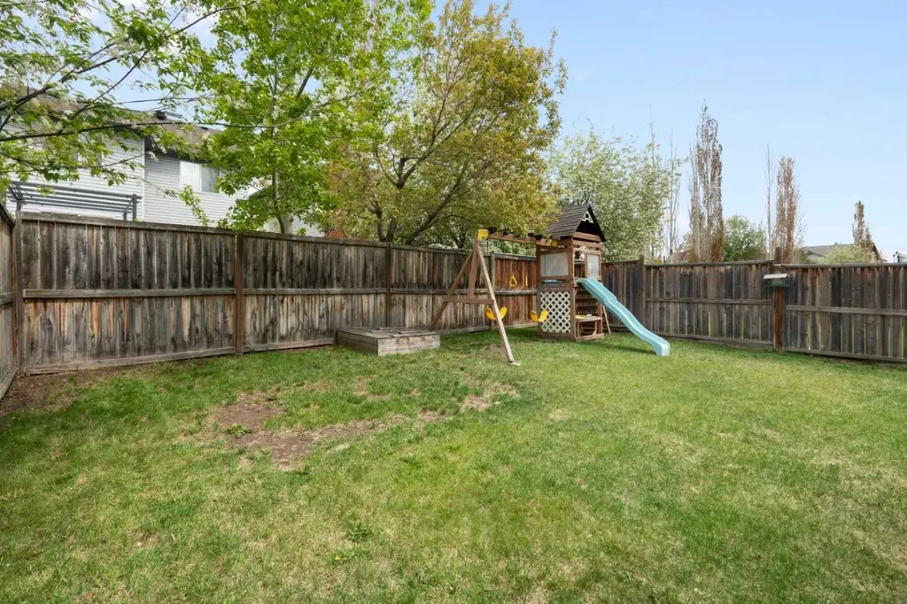 1876 New Brighton Drive SE Calgary AB T2Z 0T9