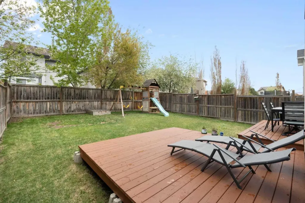 1876 New Brighton Drive SE Calgary AB T2Z 0T9