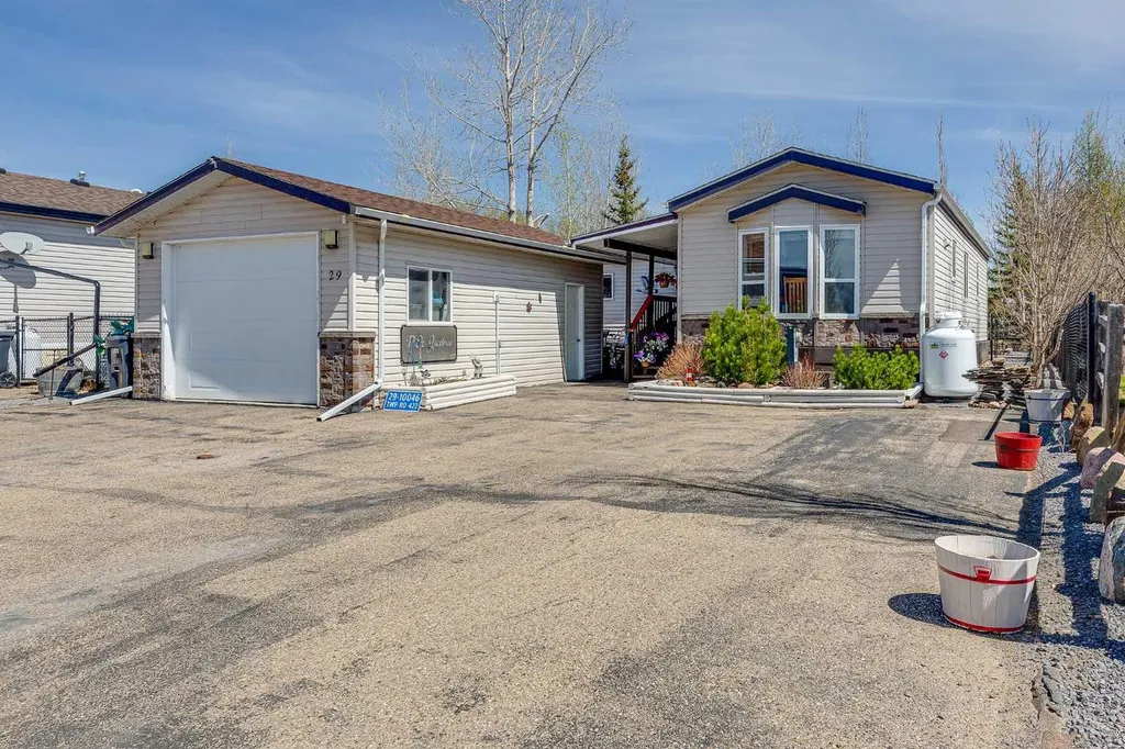10046 Township Road 422 Rural Ponoka County AB T4J 1V9