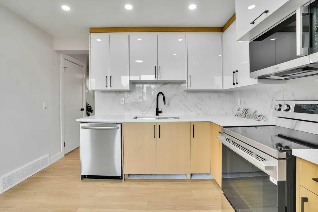 74 Castledale Way NE Calgary AB T3J 2A2