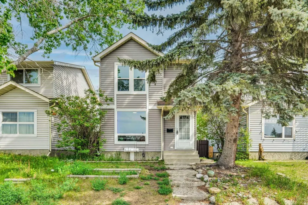 74 Castledale Way NE Calgary AB T3J 2A2