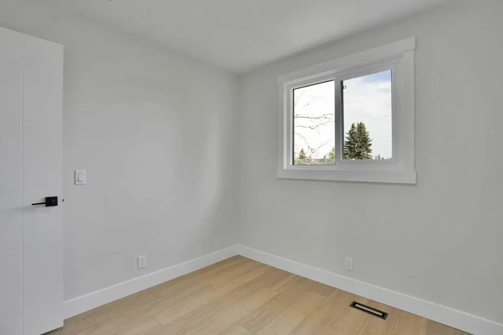 74 Castledale Way NE Calgary AB T3J 2A2