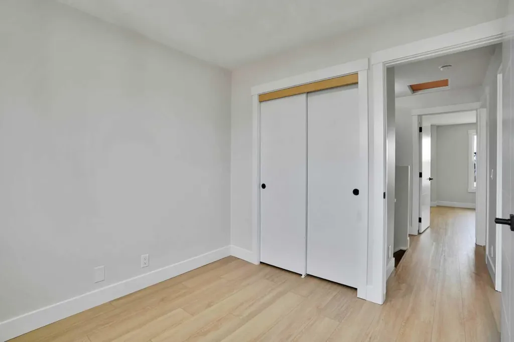 74 Castledale Way NE Calgary AB T3J 2A2